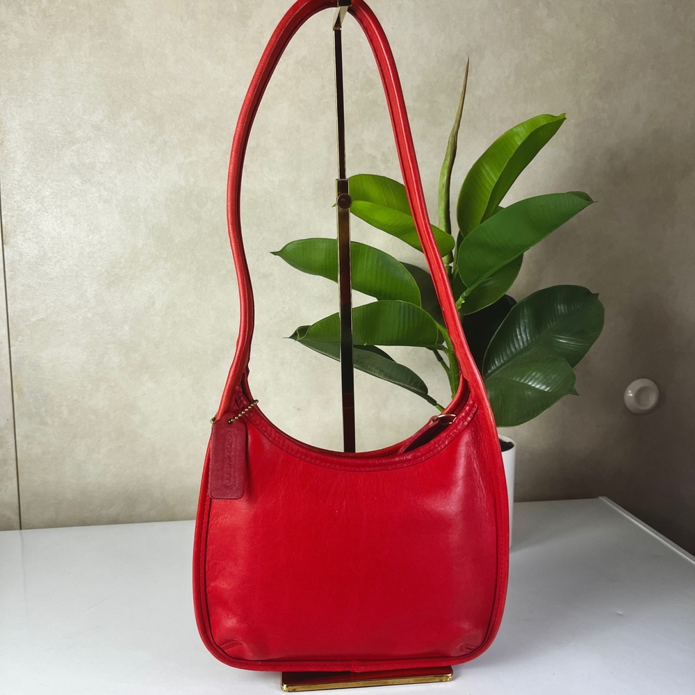 ♡COACH♡ Vintage 9020 Small Ergo Red Zip Shoulder Style Bag